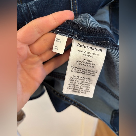 new Reformation Anais strapless denim paneled stretch midi dress in denim blue - Picture 5 of 6